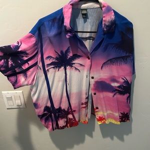 Colorful Hawaiian cropped button up shirt with collar. Size L worn once